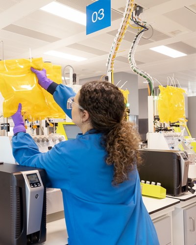 攝影棚肖像(淺色背景)