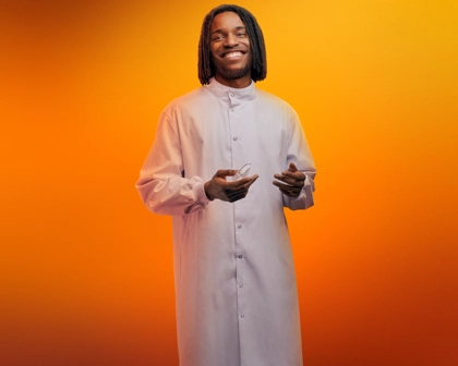 攝影棚肖像(深色背景)