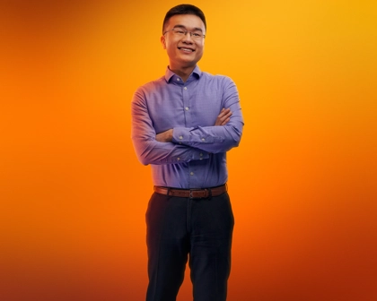 攝影棚肖像(深色背景)